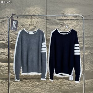 [국내배송]톰브라운 4바 스트라이프 크루넥 니트 스웨터