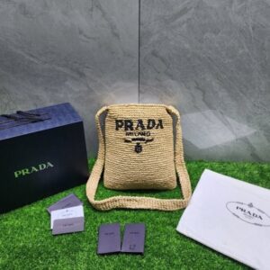[국내배송]프라다 라피아 라탄 숄더백