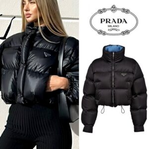[국내배송]프라다 크롭 카리나 패딩